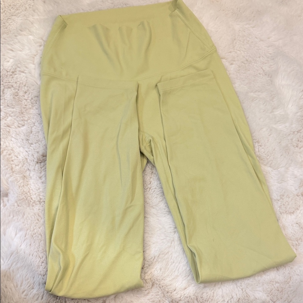 Elegant Women's Pastel Green Capris